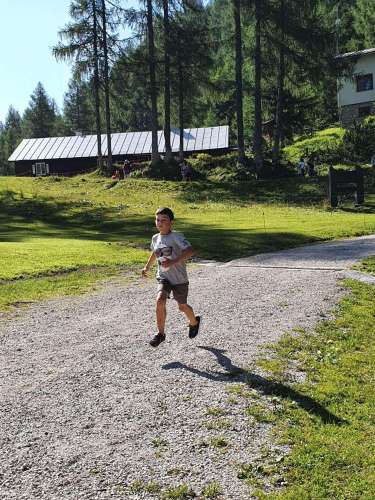 100dabf5-fe3f-41fe-bdd4-670effa8c897 (1)