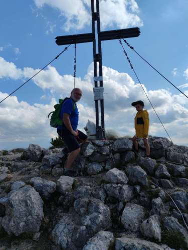 3f5253f6-3a76-4093-b200-0f3bd197730a (1)