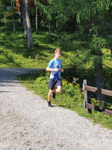 636b292d-11fa-43aa-a287-aad8e4d71b22 (1)