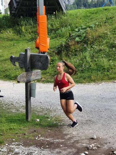 9b21c3e3-b2f3-4279-b653-d9941d931660 (1)